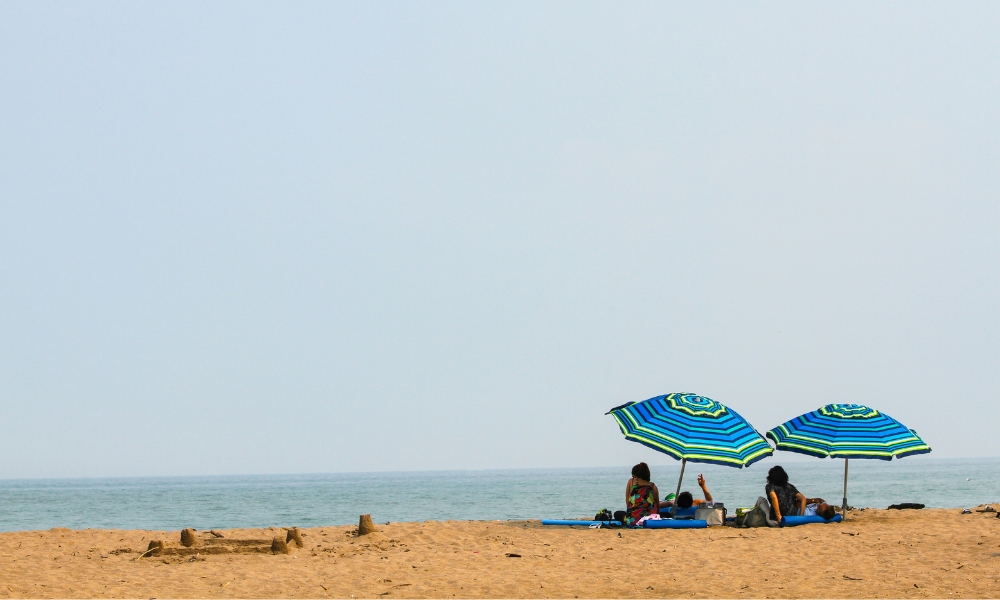 Be SunSmart and seek shade.